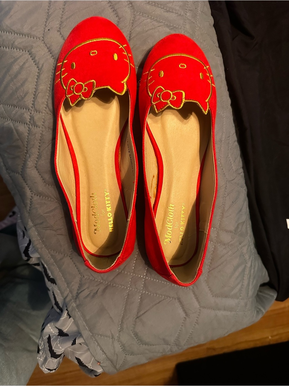 ModCloth x Hello Kitty Red Embroidered Flats WITH BOX (2018) - Picture 2 of 9